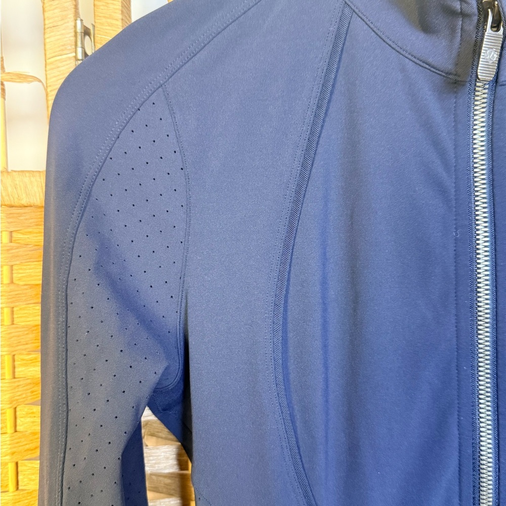 Lululemon Sleek Essentials Jacket Navy Blue Size 4 - Picture 3 of 9